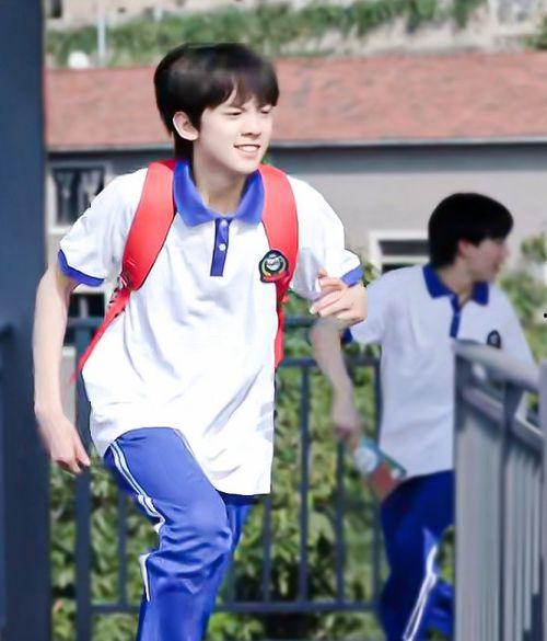 左航吃瓜照片,瓜王再现江湖！