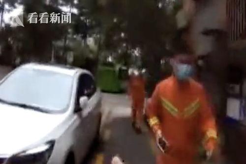 在小车里吃瓜,共享夏日吃瓜乐趣